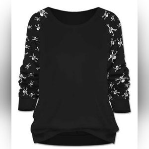 Women's Black & White Skull Contrast-Sleeve Raglan Top Size Medium NWOT